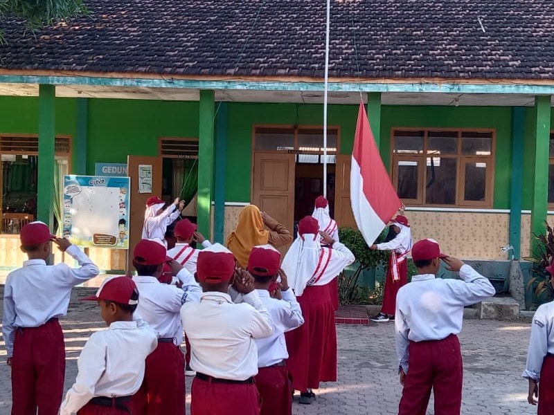 UPACARA BENDERA SDN 1TREBUNGAN
