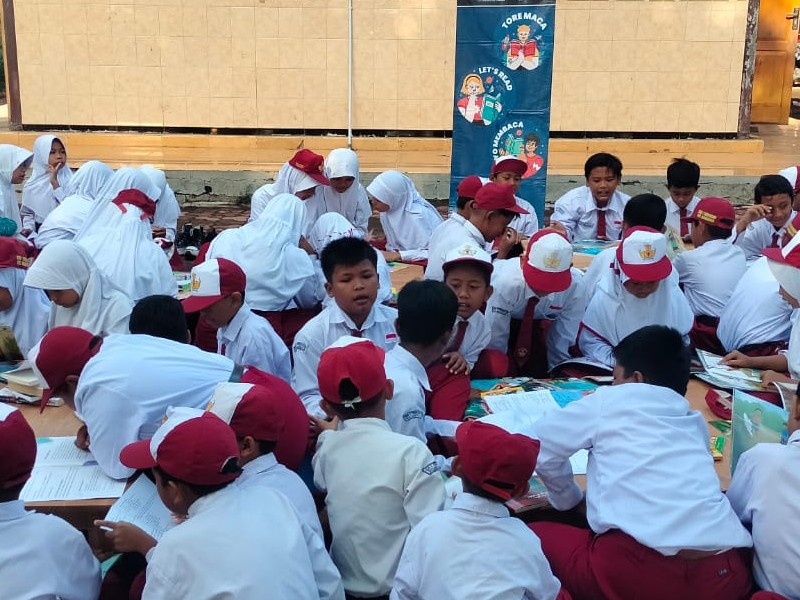 KEGIATAN BELAJAR / PEMBELAJARAN SISWA GRATIS OLEH PERPUSTAKAAN DI SDN 1 TREBUNGAN